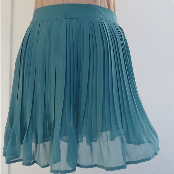 Candie's Dresses & Skirts - NWT Candies Pleated Skirt